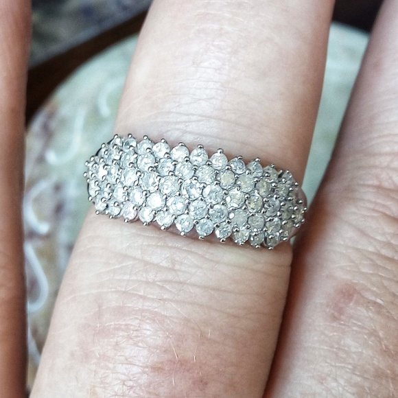 10K White Gold Diamond Ring - Picture 5 of 5